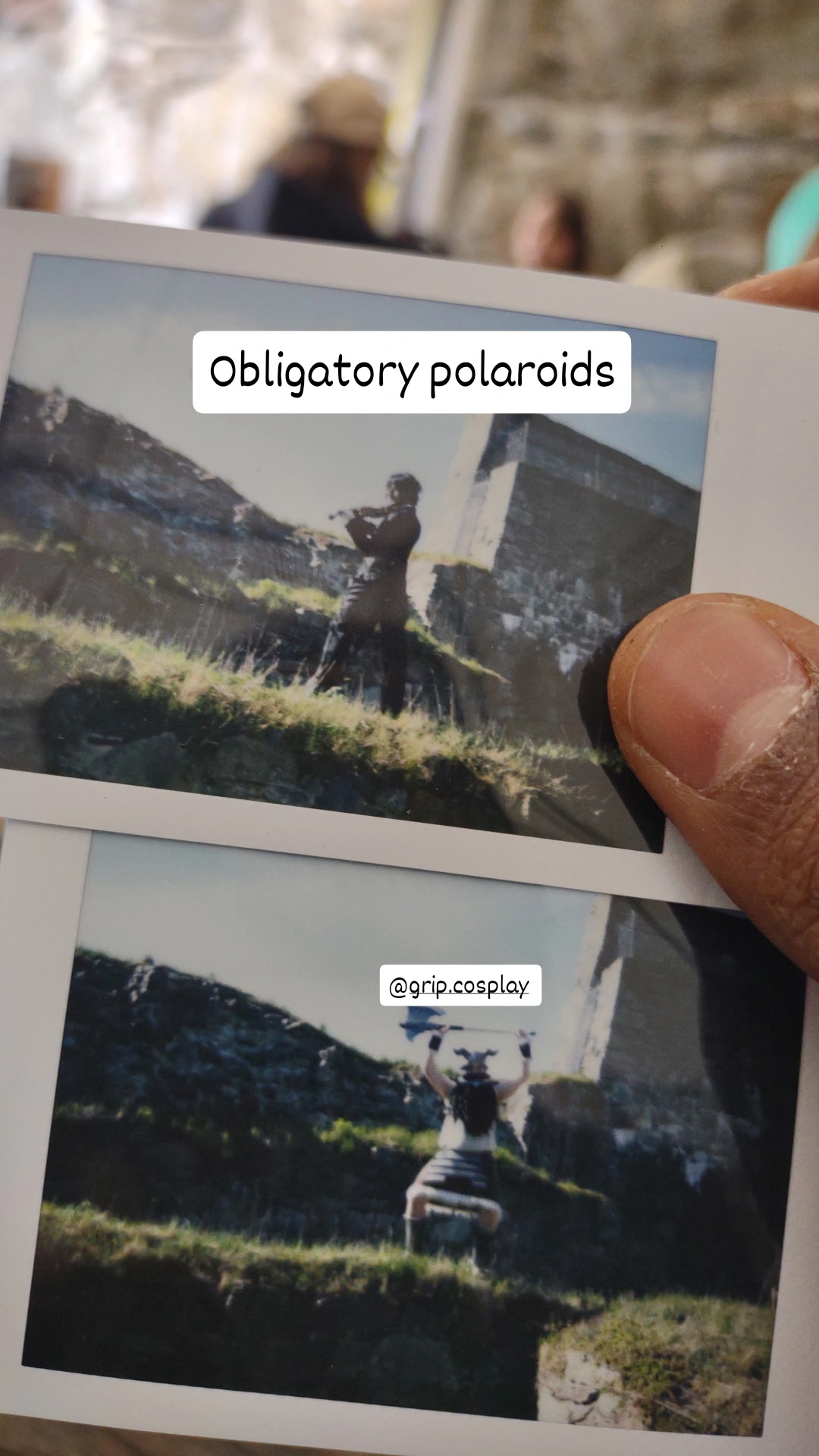 Polaroidbilder från en resa med fiolspel i naturen